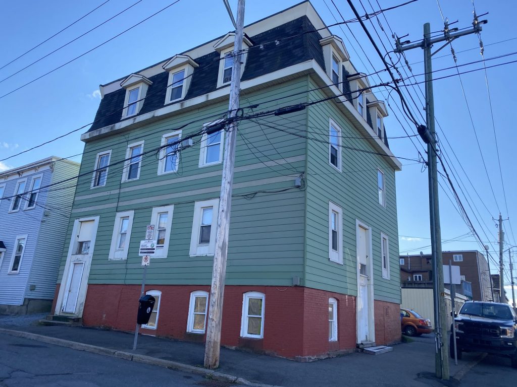 Photo of multi-unit building